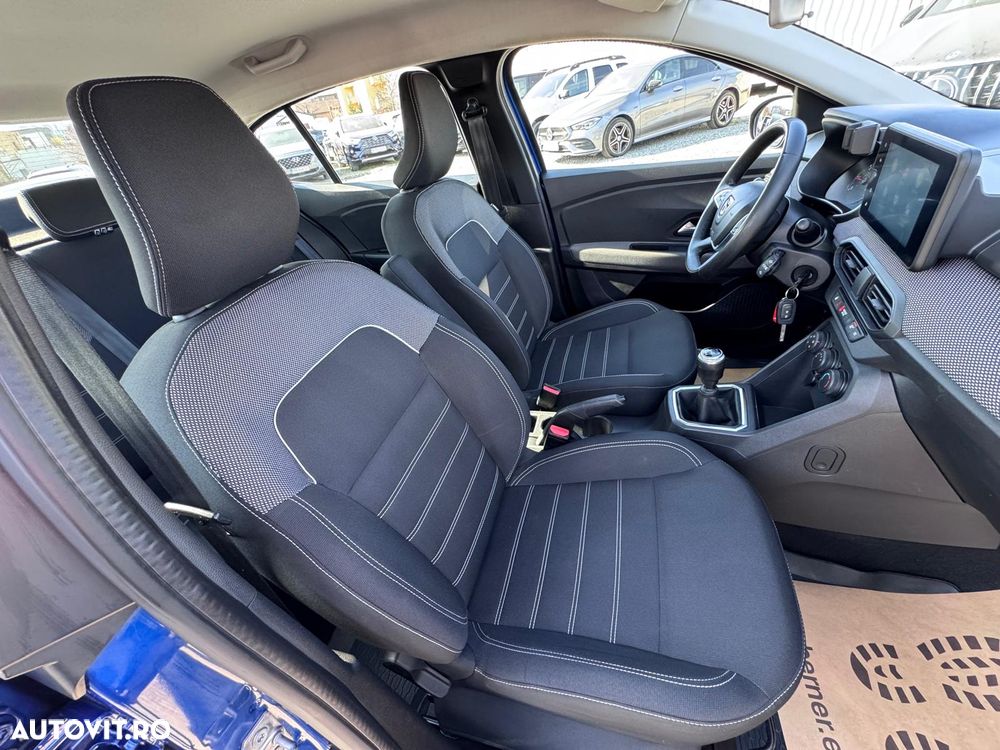 Dacia Logan TCe 90 Essential - 11