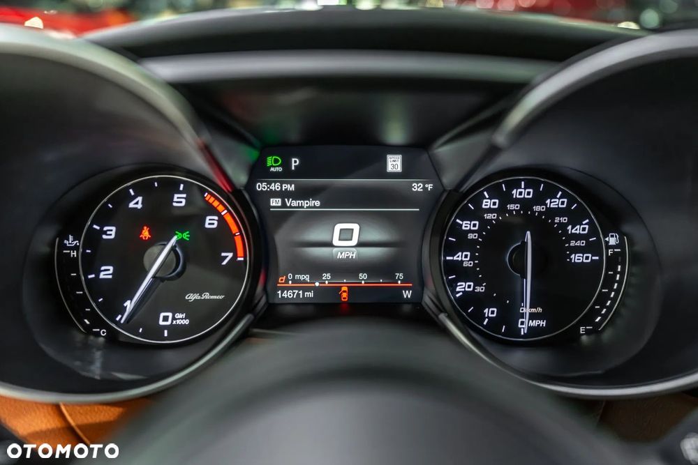 Alfa Romeo Giulia 2.0 Turbo 16V AT8-Q4 Veloce - 21