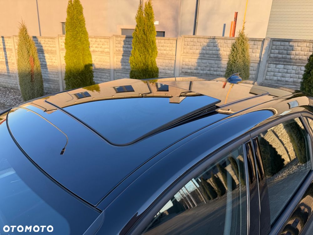 BMW Seria 2 218d - 15