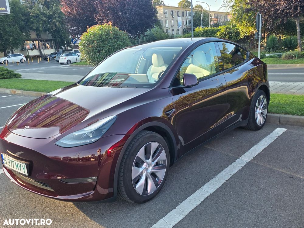 Tesla Model Y AWD Performance - 3