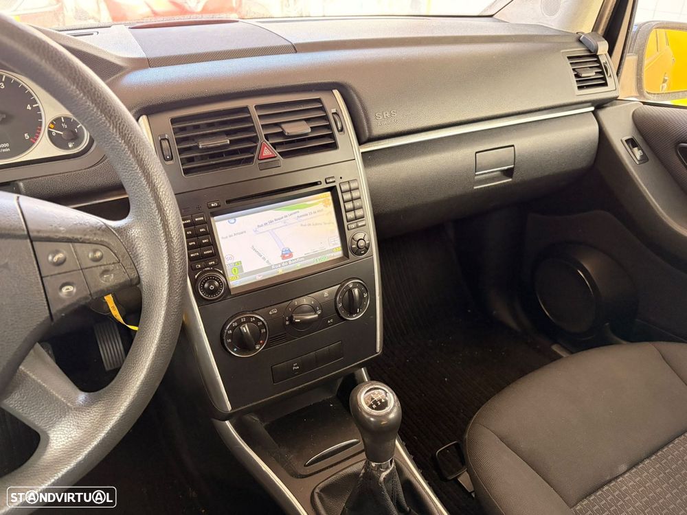 Mercedes-Benz B 180 CDI - 8