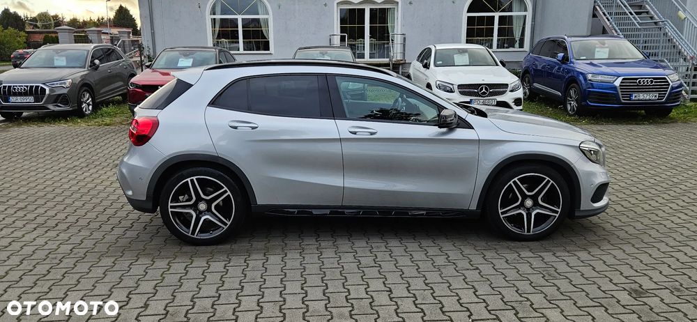 Mercedes-Benz GLA - 9