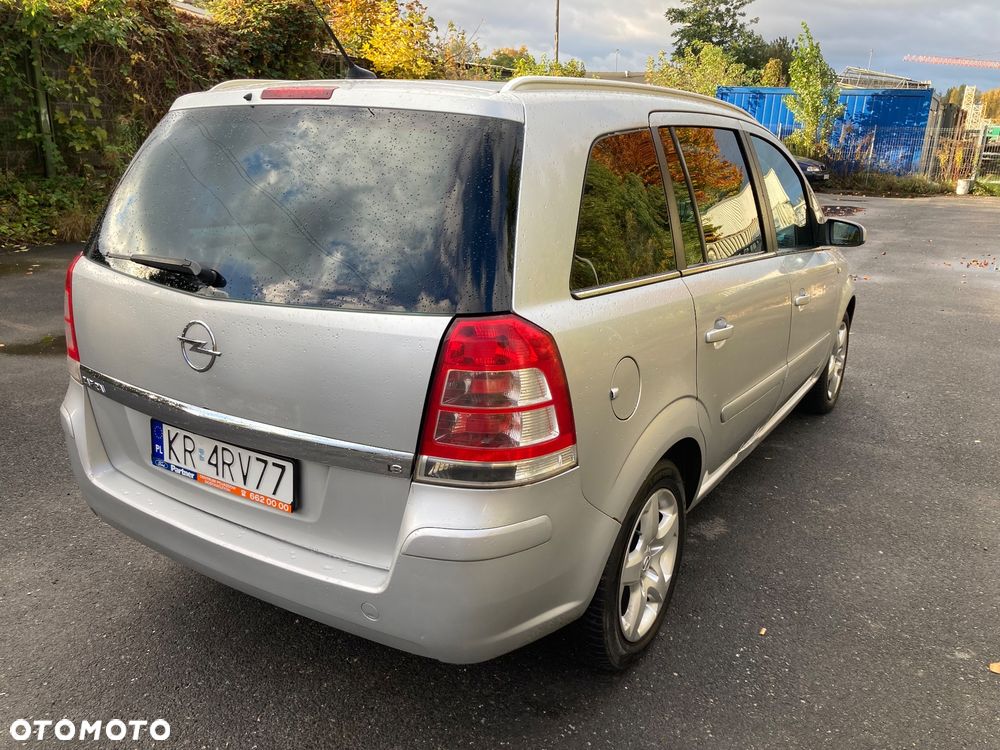 Opel Zafira 1.8 Cosmo - 3