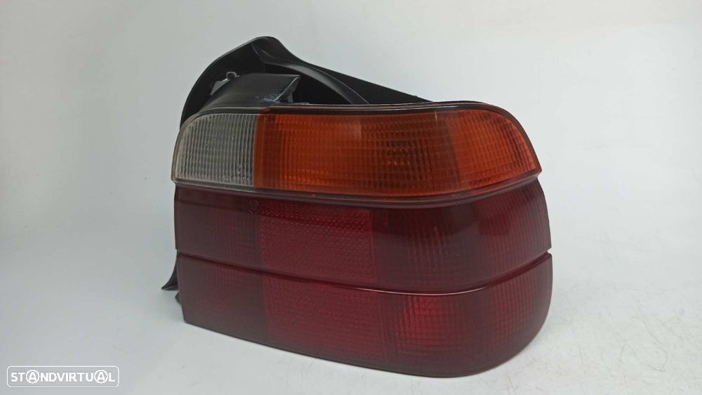 FAROLIM TRASEIRO DIREITO BMW SERIE 3 COUPE (E36) 316I - 9