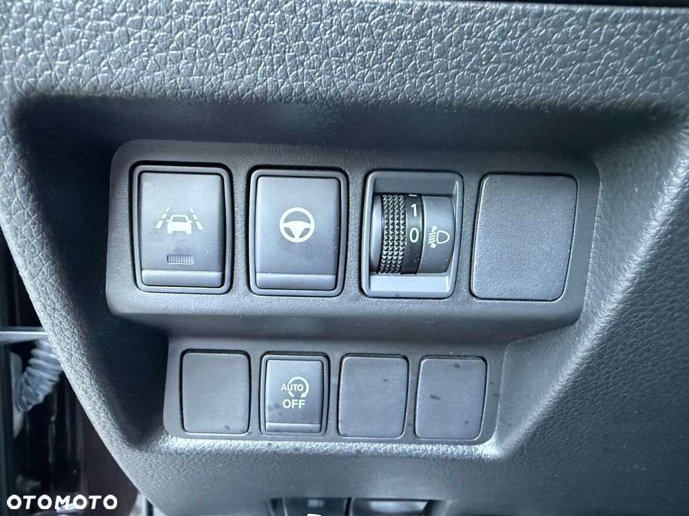 Nissan Qashqai - 25
