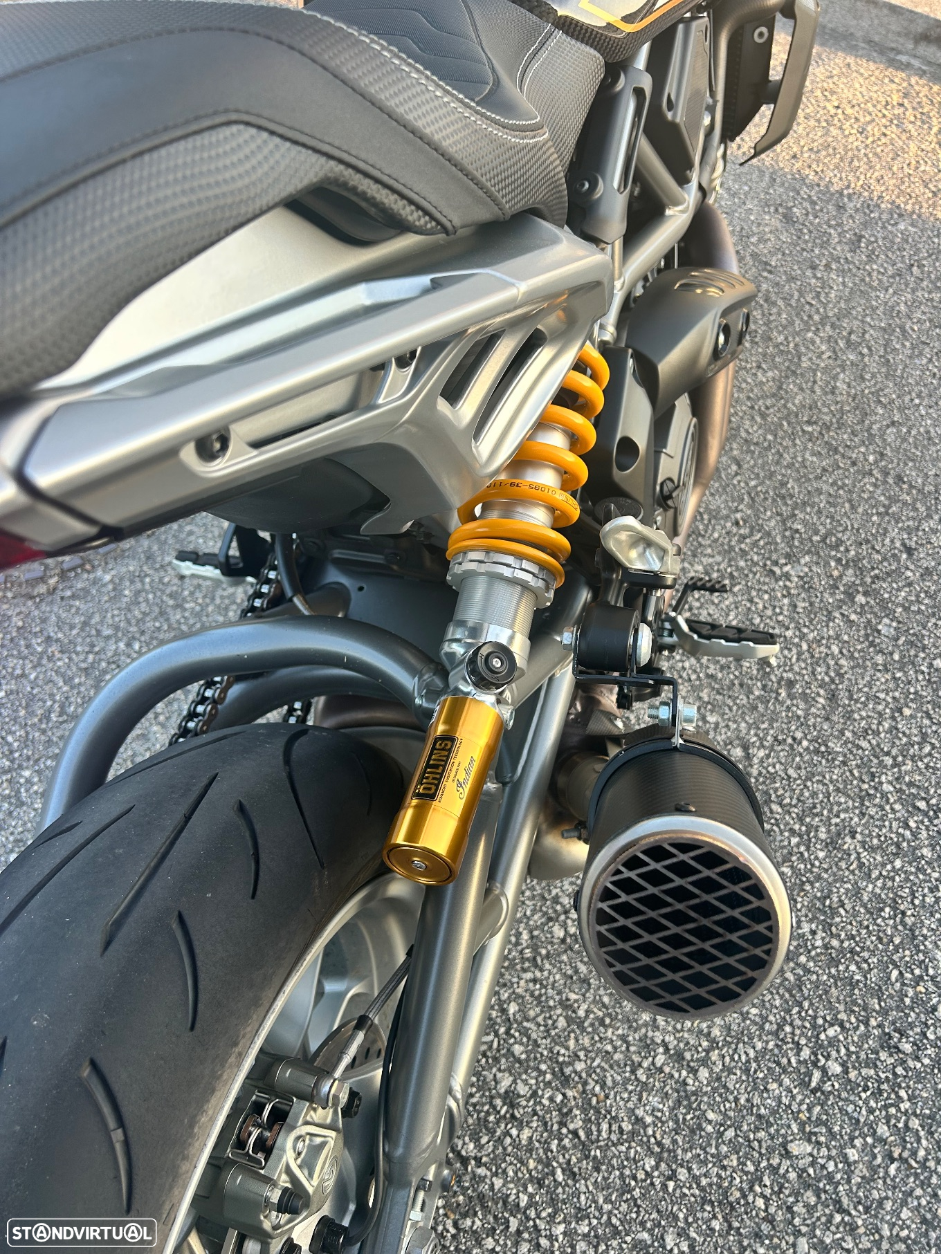 Indian FTR Carbon R - 8