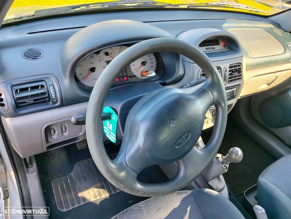 Renault Clio 1.2 16V Expression - 6