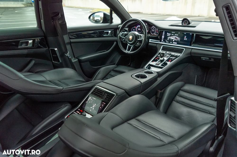 Porsche Panamera - 26