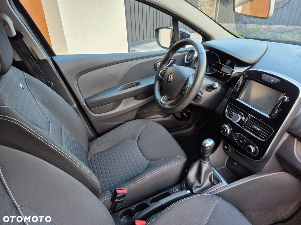 Renault Clio 1.2 16V 75 LIMITED - 13