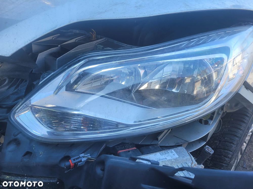 Lampy przód Ford Focus mk3 - 1