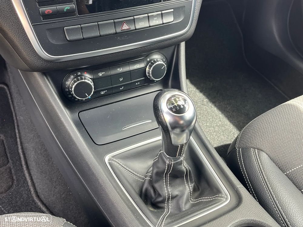 Mercedes-Benz CLA 200 CDi Urban - 25