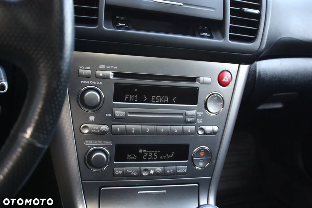 Subaru Legacy 2.5i AT - 23