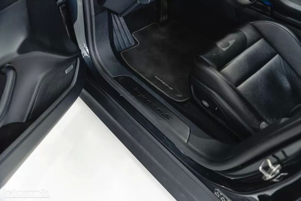 Porsche Taycan 4S - 24