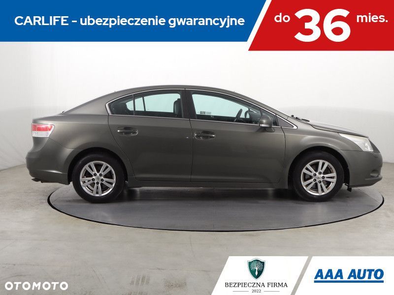 Toyota Avensis - 8