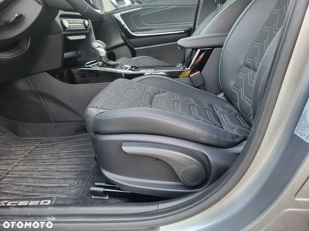 Kia XCeed - 16