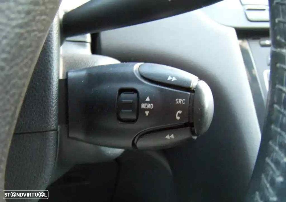 Peugeot 5008 1.6 HDi Executive JLL17 - 22