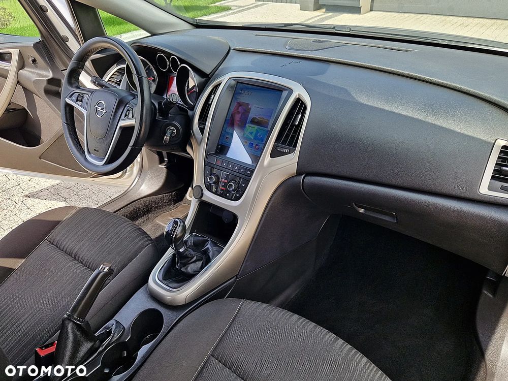 Opel Astra 1.4 Turbo 150 Jahre - 5