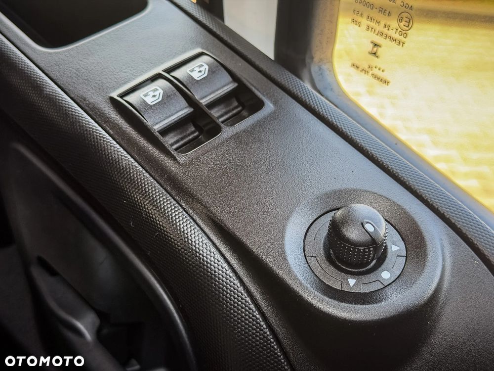Iveco Daily 35S18HA8 V 3.0 Diesel 180KM AT8 ZF L4H2 - 39