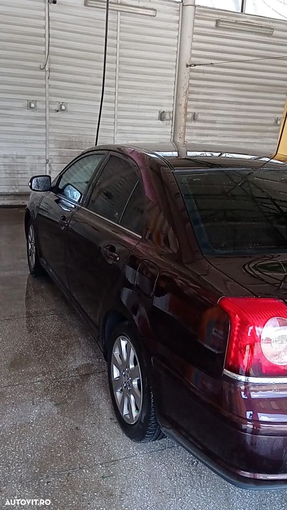 Toyota Avensis 2.0 D-4D Executive - 9