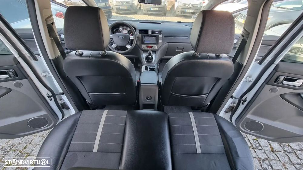 Ford Kuga - 10