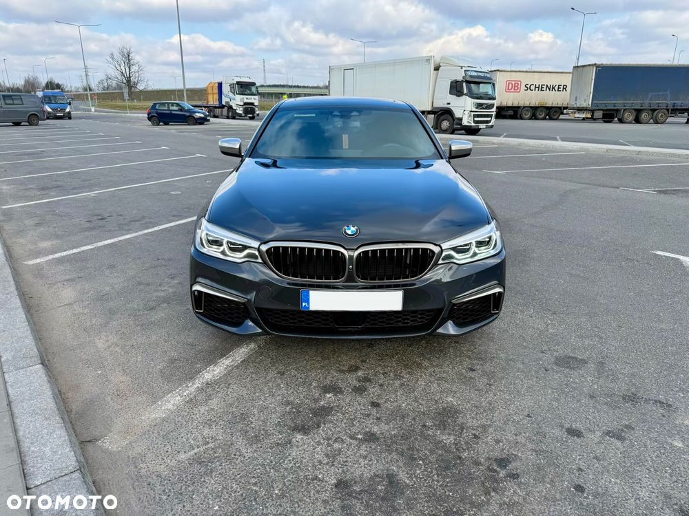 BMW Seria 5 M550i xDrive - 11