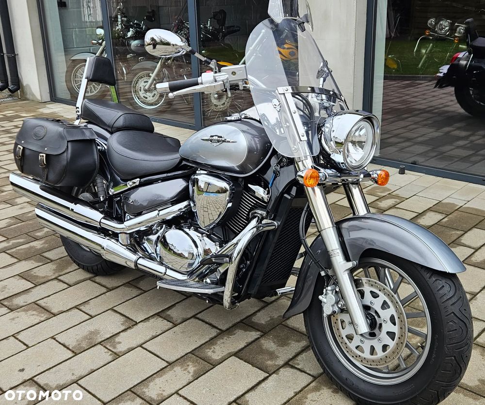 Suzuki Intruder - 14
