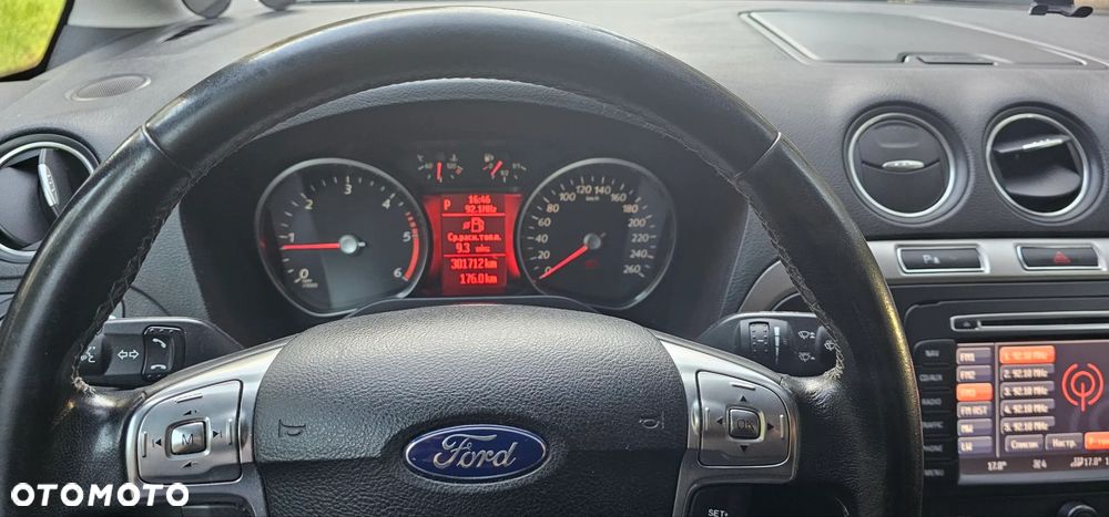 Ford Galaxy - 12