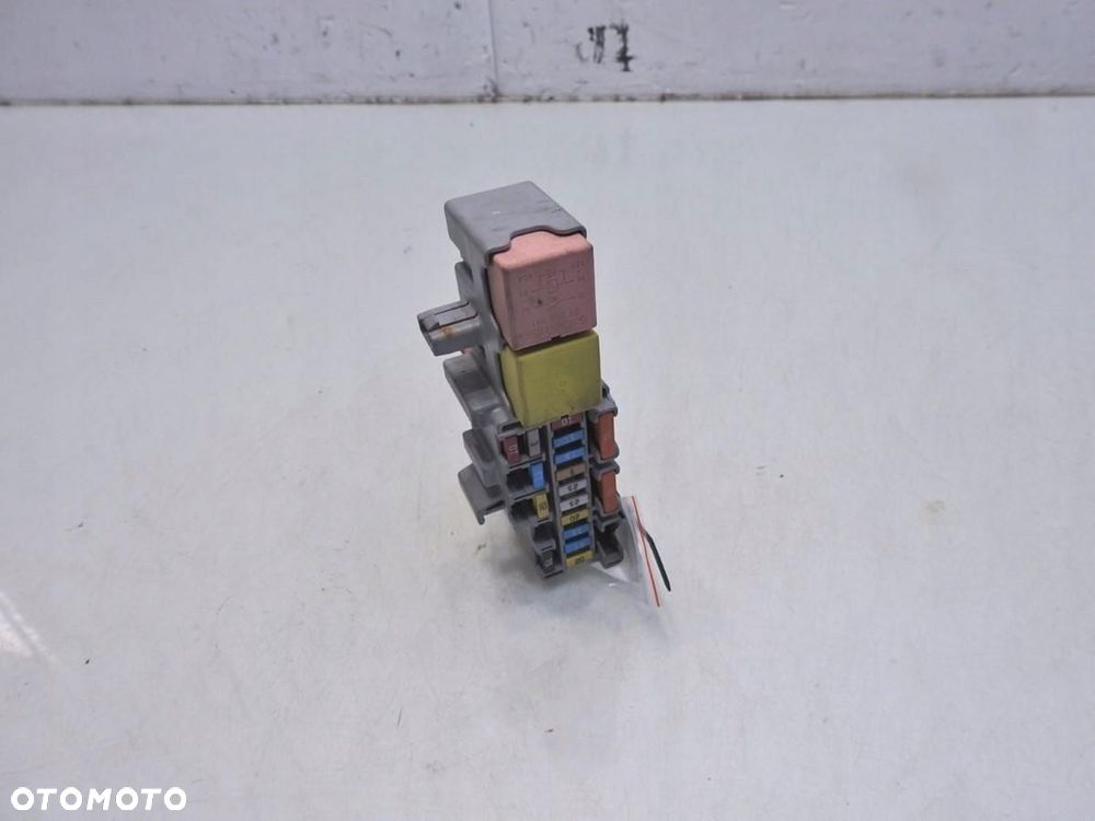 SKRZYNKA BEZPIECZNIKÓW RENAULT SCENIC II 1.9 DCI - 5