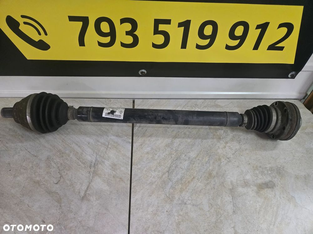 AUDI SEAT SKODA VW  PÓŁOŚ PRAWA 3Q0407272C