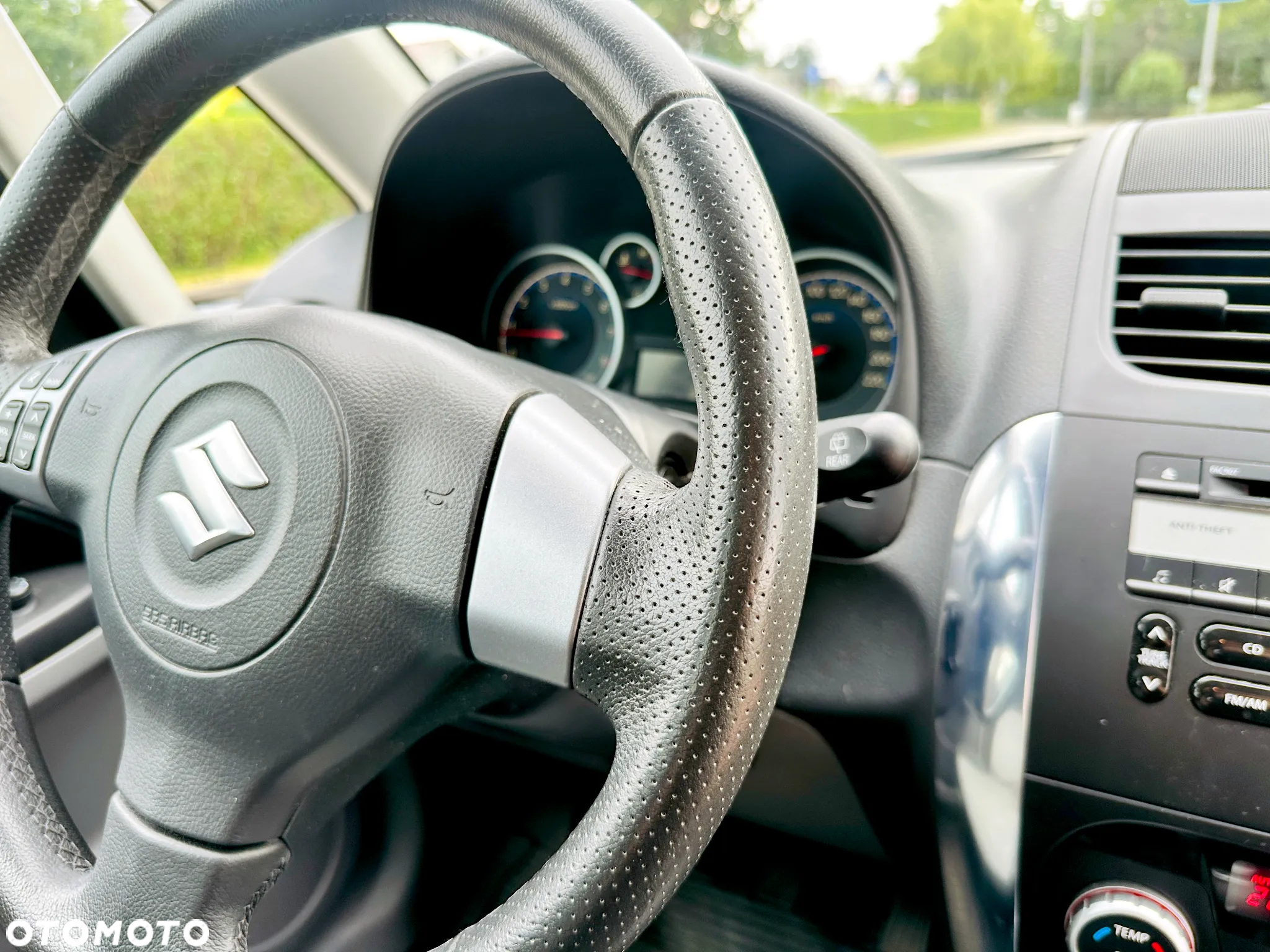 Suzuki SX4 1.6 Premium - 32
