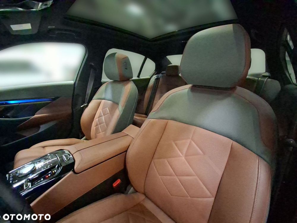 BMW i5 83.9kWh eDrive40 M Sport Edition - 13