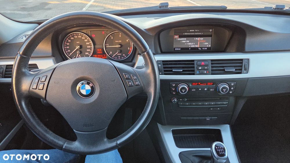 BMW Seria 3 318d - 14