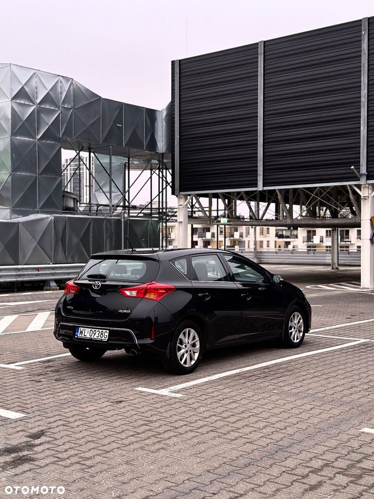 Toyota Auris 1.6 Premium - 34
