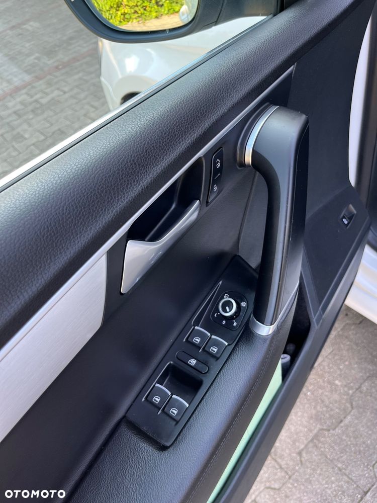 Volkswagen Passat Variant 2.0 TDI Highline - 31