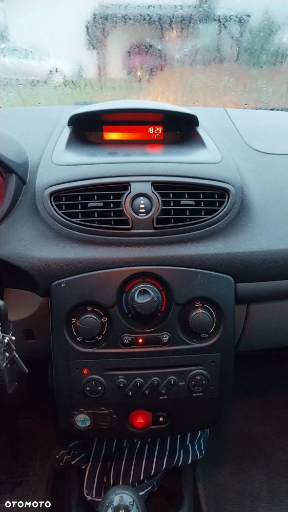 Renault Clio - 16