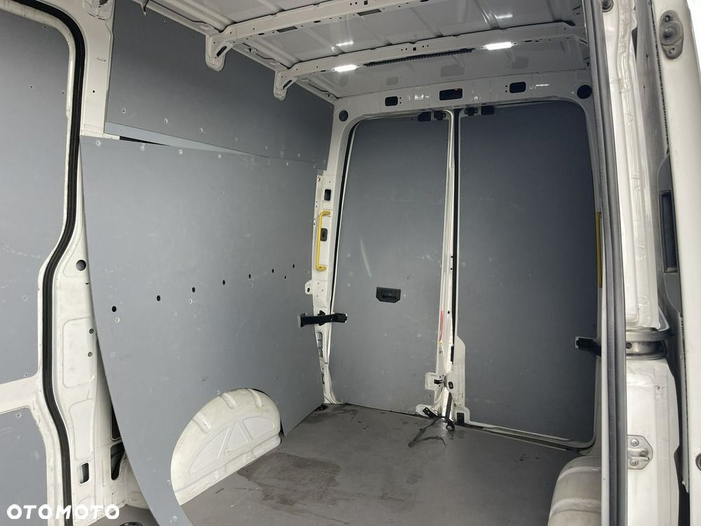 Volkswagen Crafter - 14