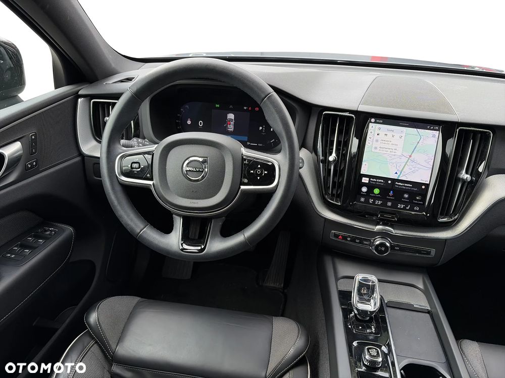 Volvo XC 60 B4 D AWD Plus Dark - 17