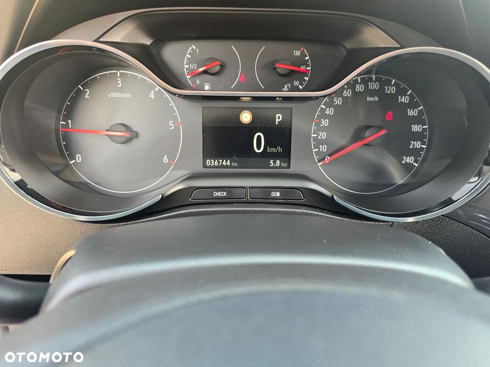 Opel Crossland X - 25