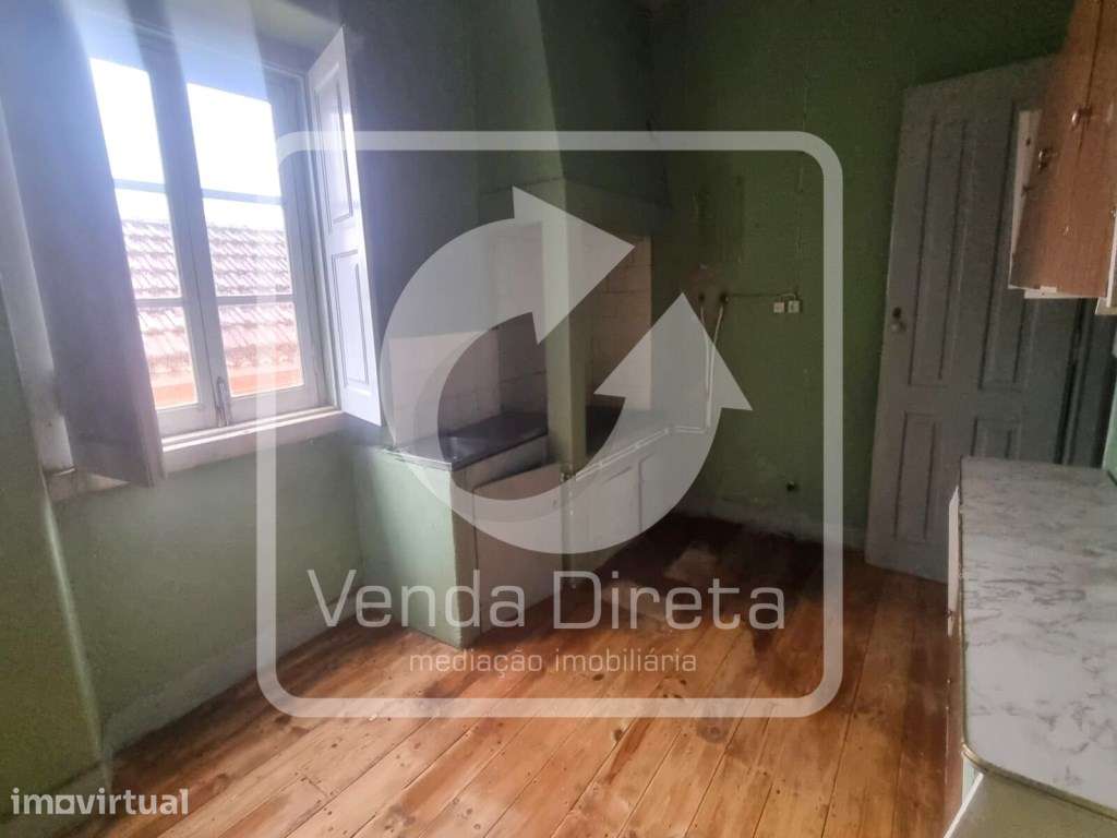 Prédio Urbano de Utilização Mista com Potencial Habitacional e Come... - Grande imagem: 3/23