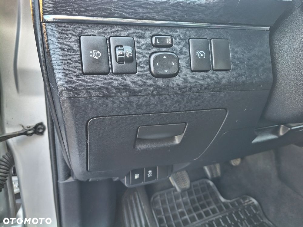 Toyota Avensis Touring Sports 1.8 Executive - 28