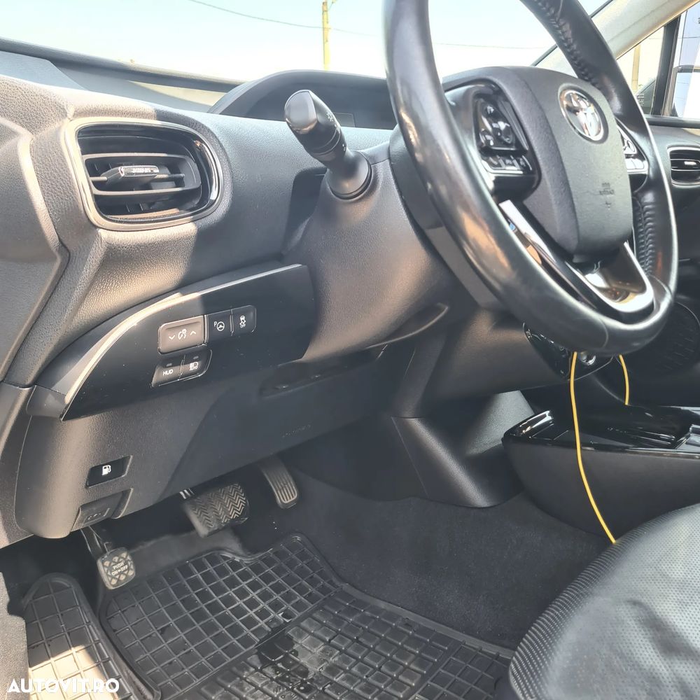 Toyota Prius 1.8 HSD Exclusive Plus - 5