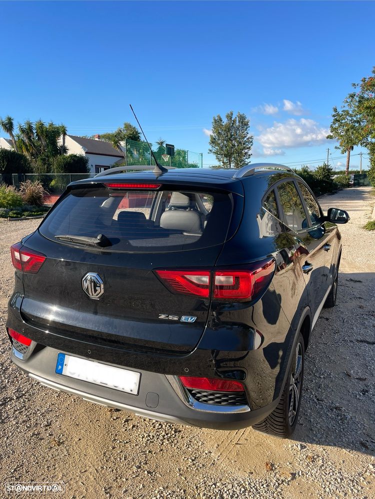 MG ZS EV Luxury - 4