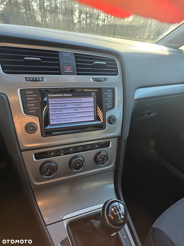 Volkswagen Golf 1.2 TSI BlueMotion Technology Comfortline - 22