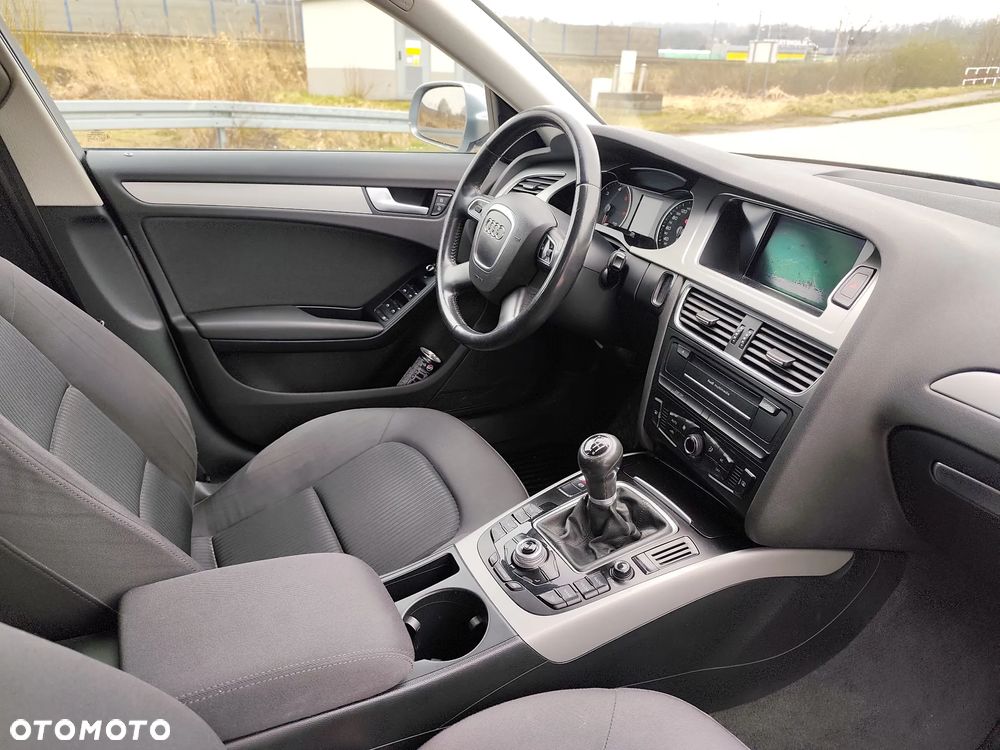 Audi A4 Avant 2.0 TDI DPF - 9
