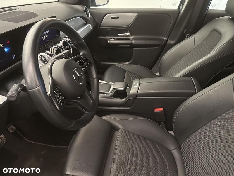 Mercedes-Benz GLB 200 7G-DCT - 11