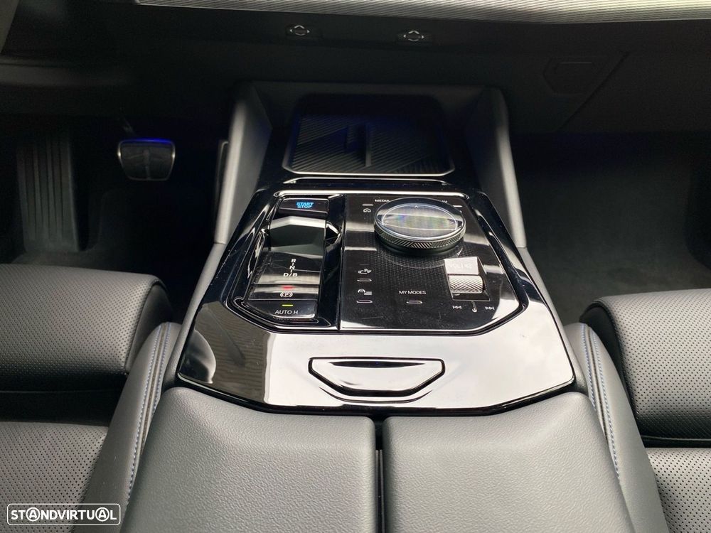 BMW i5 eDrive40 Pack Desportivo M - 11