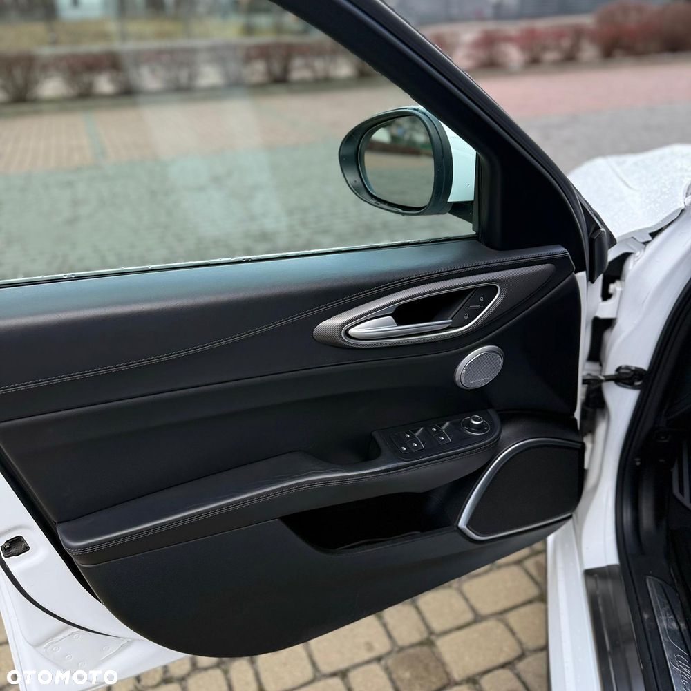 Alfa Romeo Giulia 2.0 Turbo Veloce Q4 - 19