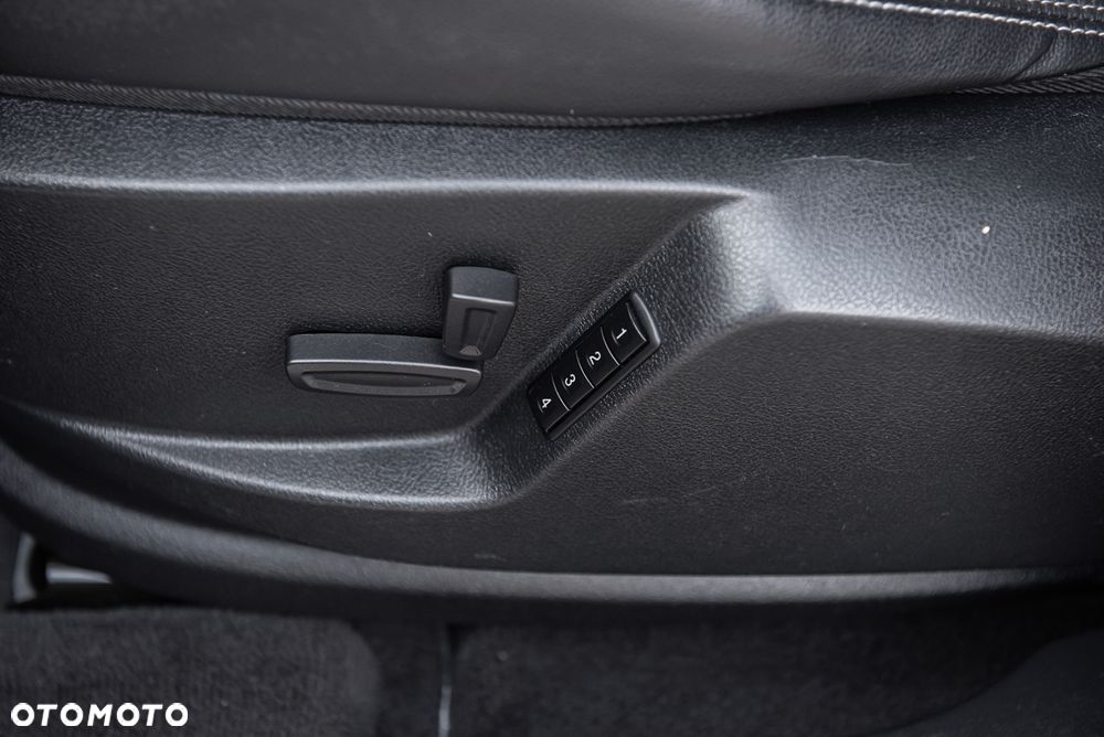 Ford S-Max 2.5 Titanium - 17