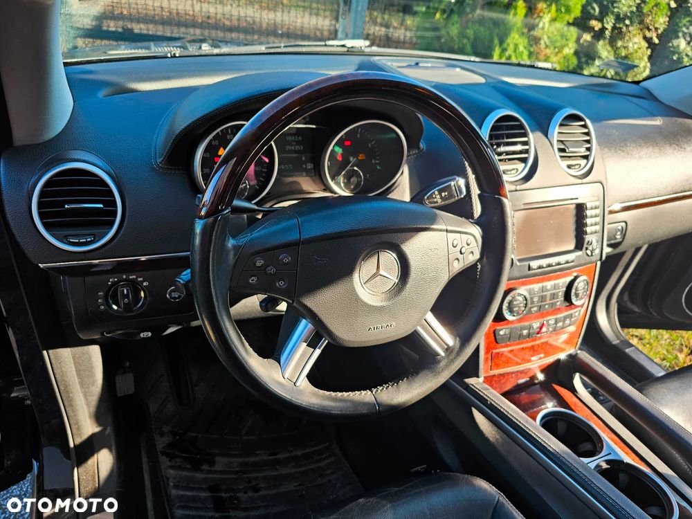 Mercedes-Benz GL 450 - 22