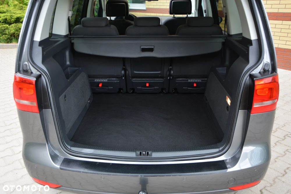 Volkswagen Touran 2.0 TDI DPF BlueMotion Technology Highline - 11